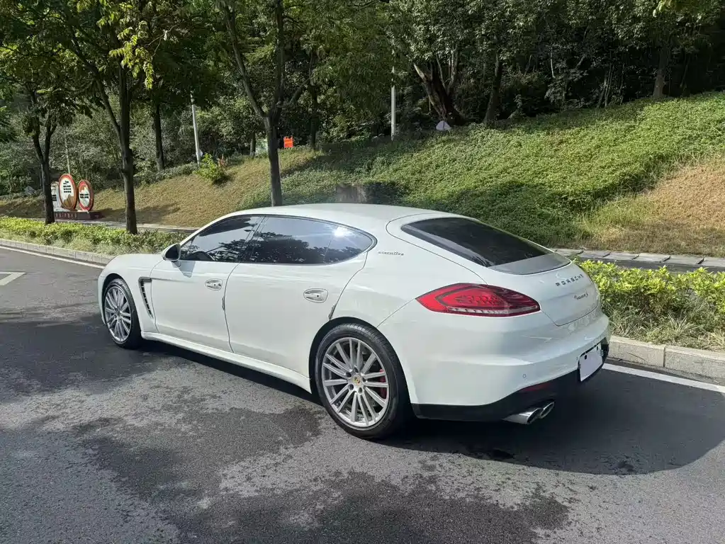 Porsche Panamera 2014 Panamera Executive 3.0T