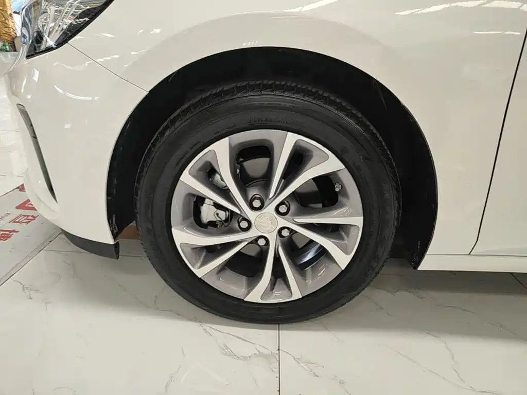 Buick Verano — миниатюра 23