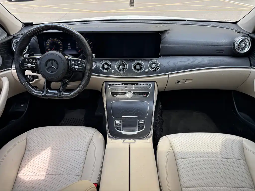 Mercedes-Benz E-Class — миниатюра 9