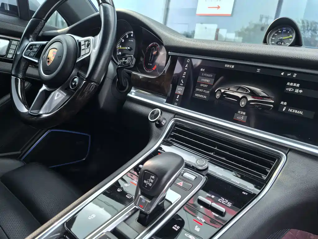 Porsche Panamera Hybrid — миниатюра 9