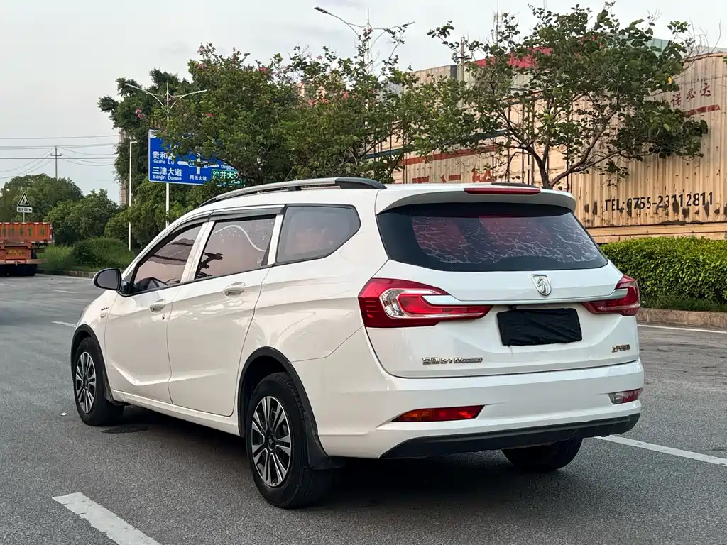 Baojun 310W — миниатюра 6