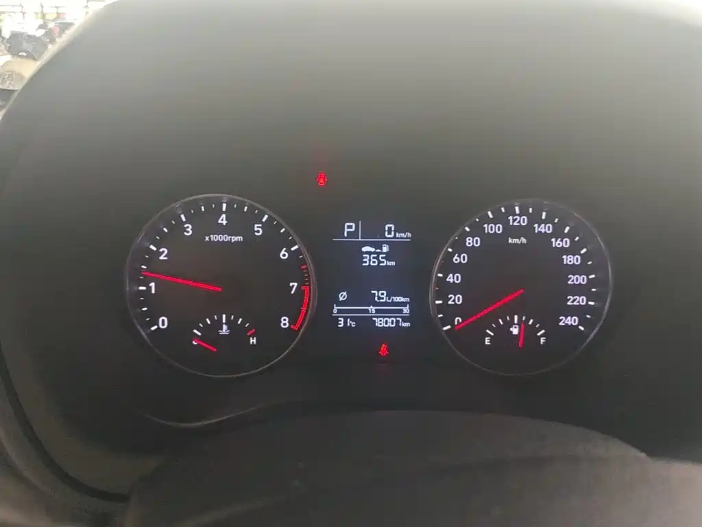 Hyundai Elantra — миниатюра 12