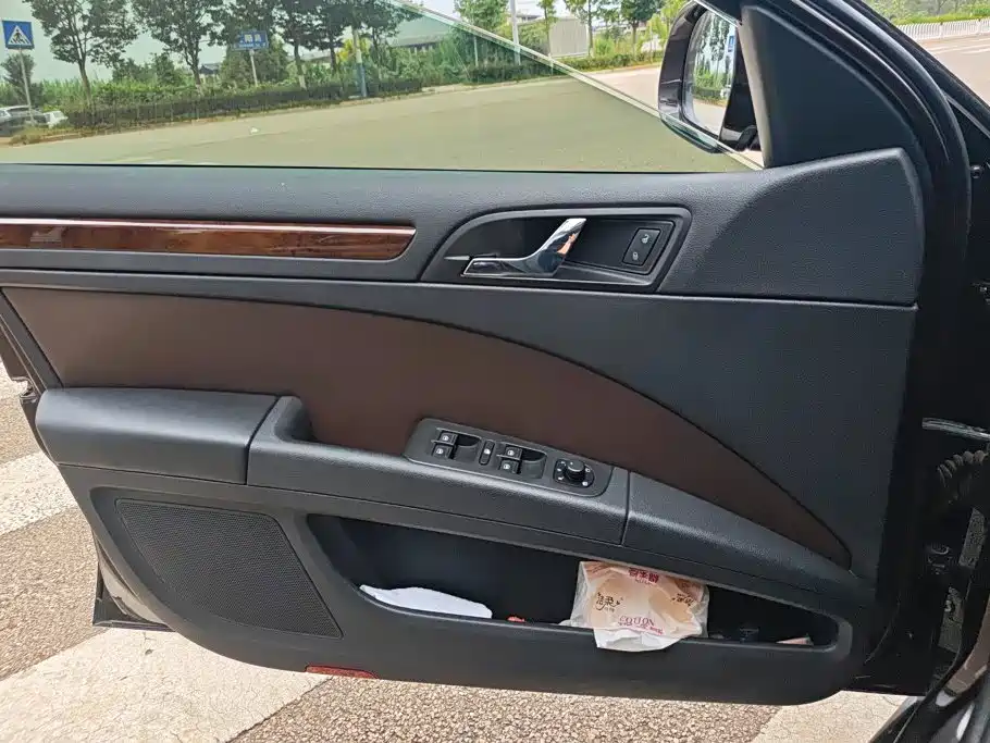 Skoda Superb — миниатюра 7