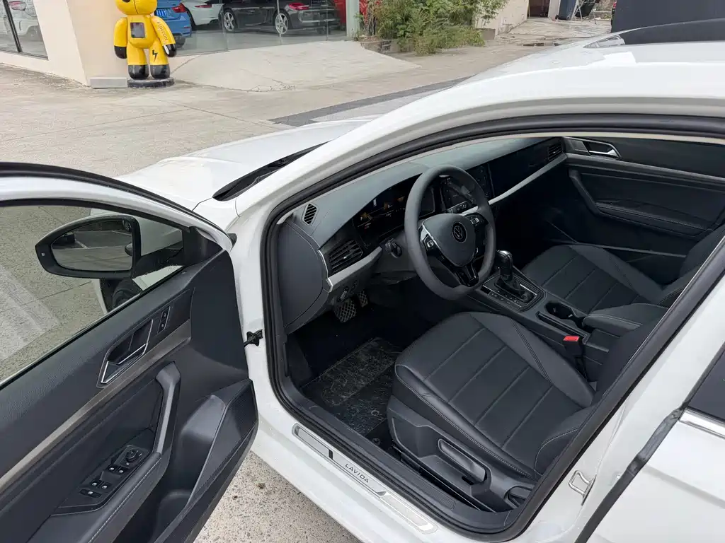 Volkswagen Lavida — миниатюра 4