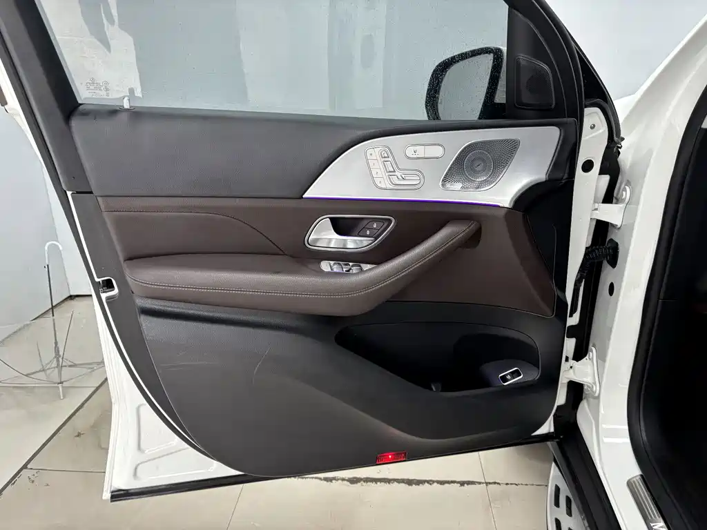 Mercedes-Benz GLE (Import) — миниатюра 8