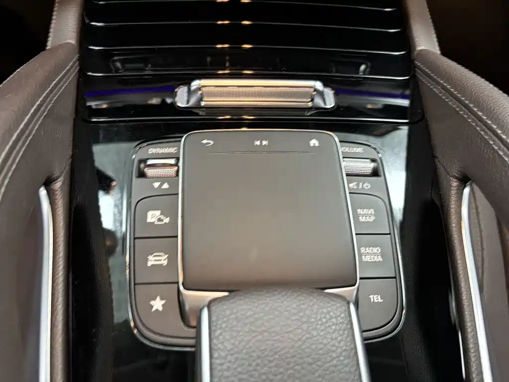 Mercedes-Benz GLE (Import) — миниатюра 18
