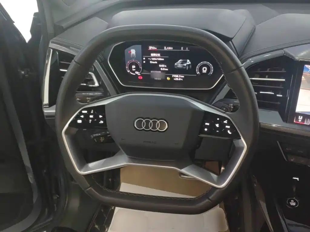 Audi Q4 e-tron — миниатюра 11