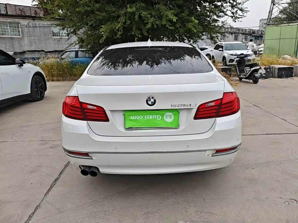 BMW 5 Series — миниатюра 6