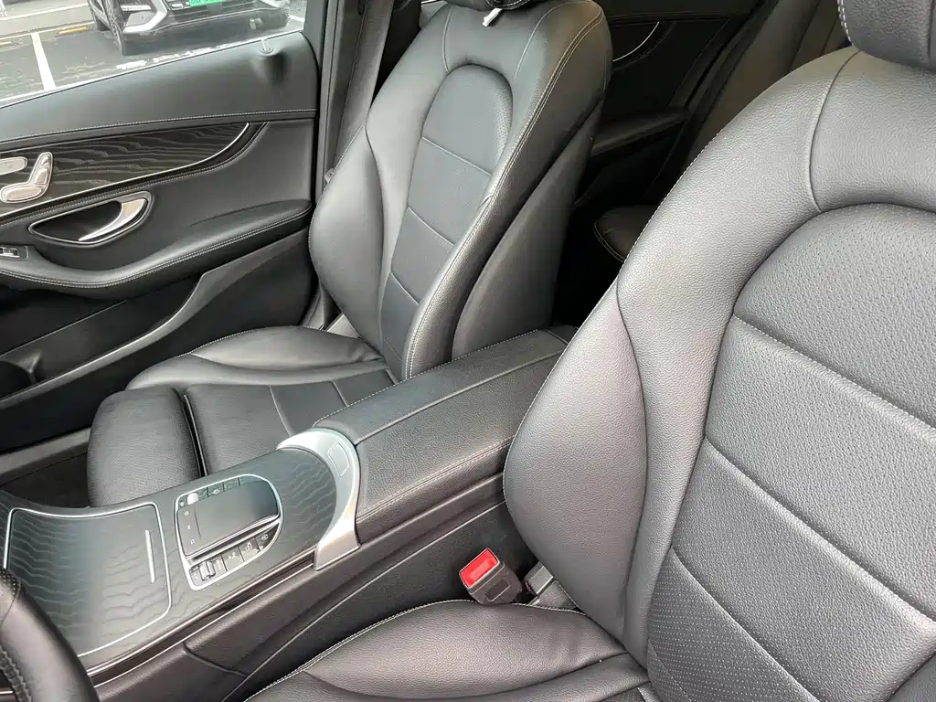 Mercedes-Benz C-Class — миниатюра 6