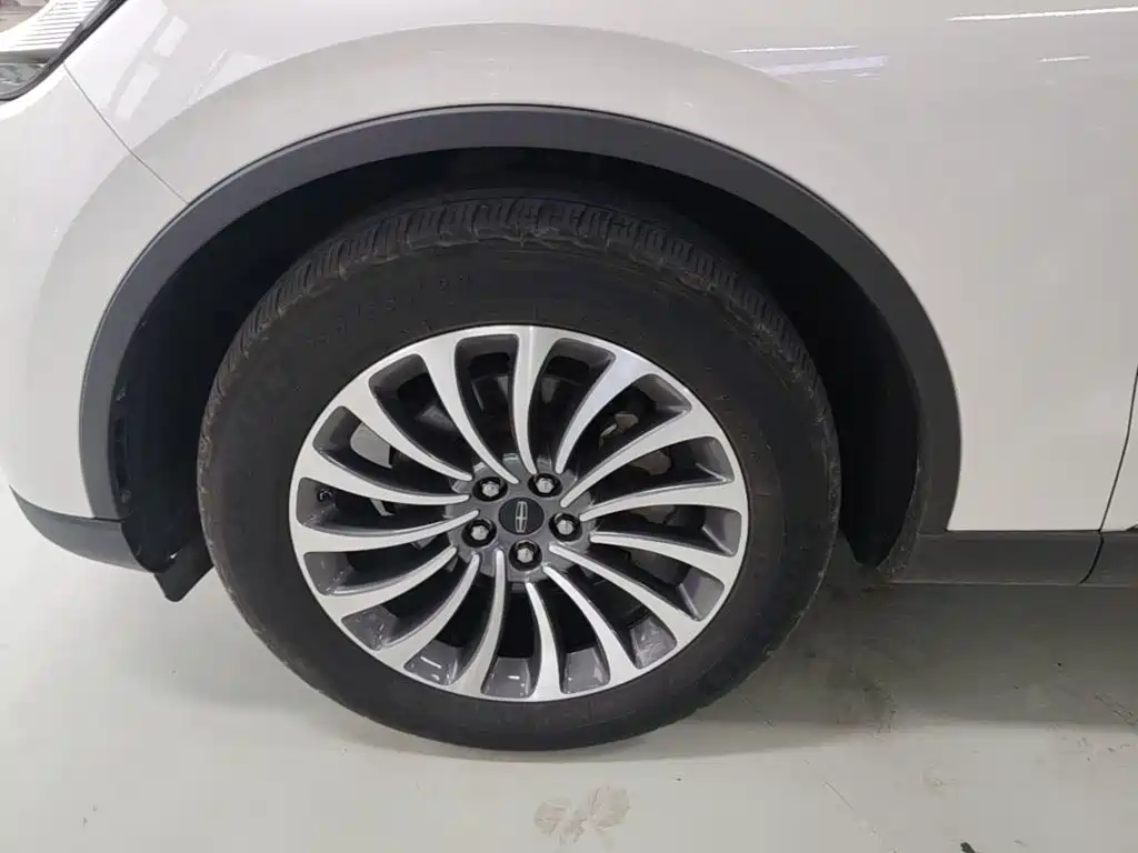 Lincoln Aviator — миниатюра 23