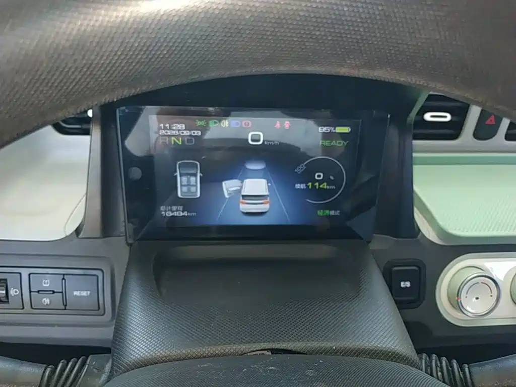 Wuling MINIEV — миниатюра 12