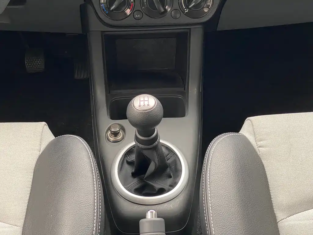 Suzuki Swift — миниатюра 15