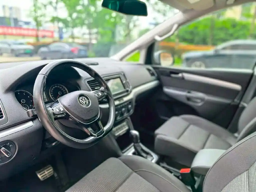 Volkswagen Xia 2016 380TSI 7 мест