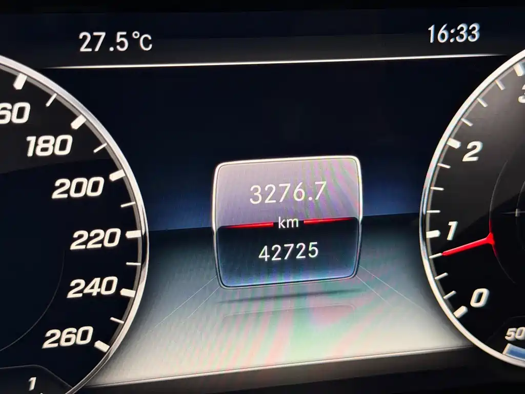 Mercedes-Benz E-Class — миниатюра 12