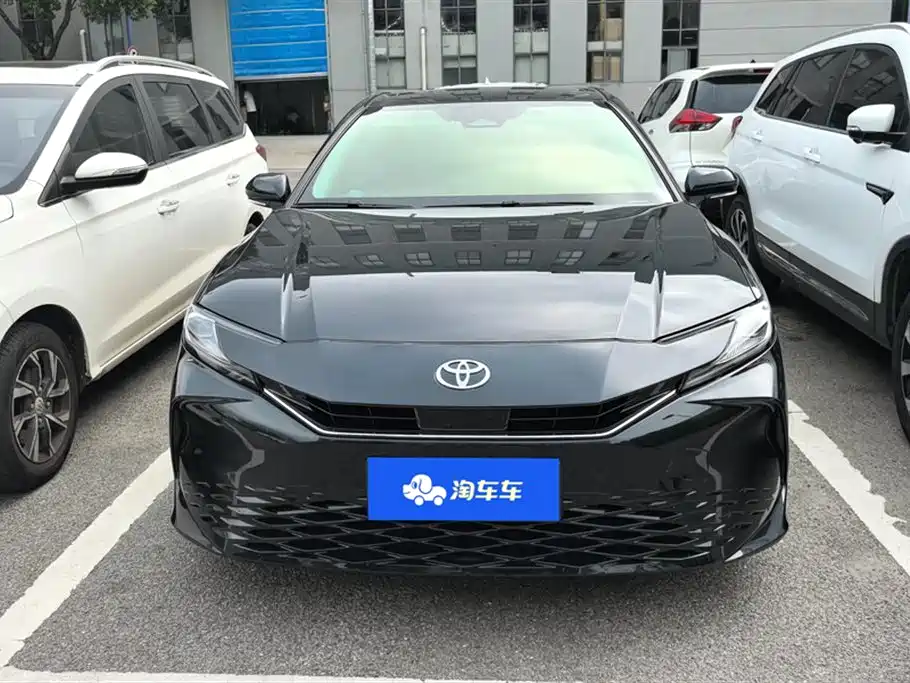 TOYOTA CAMRY