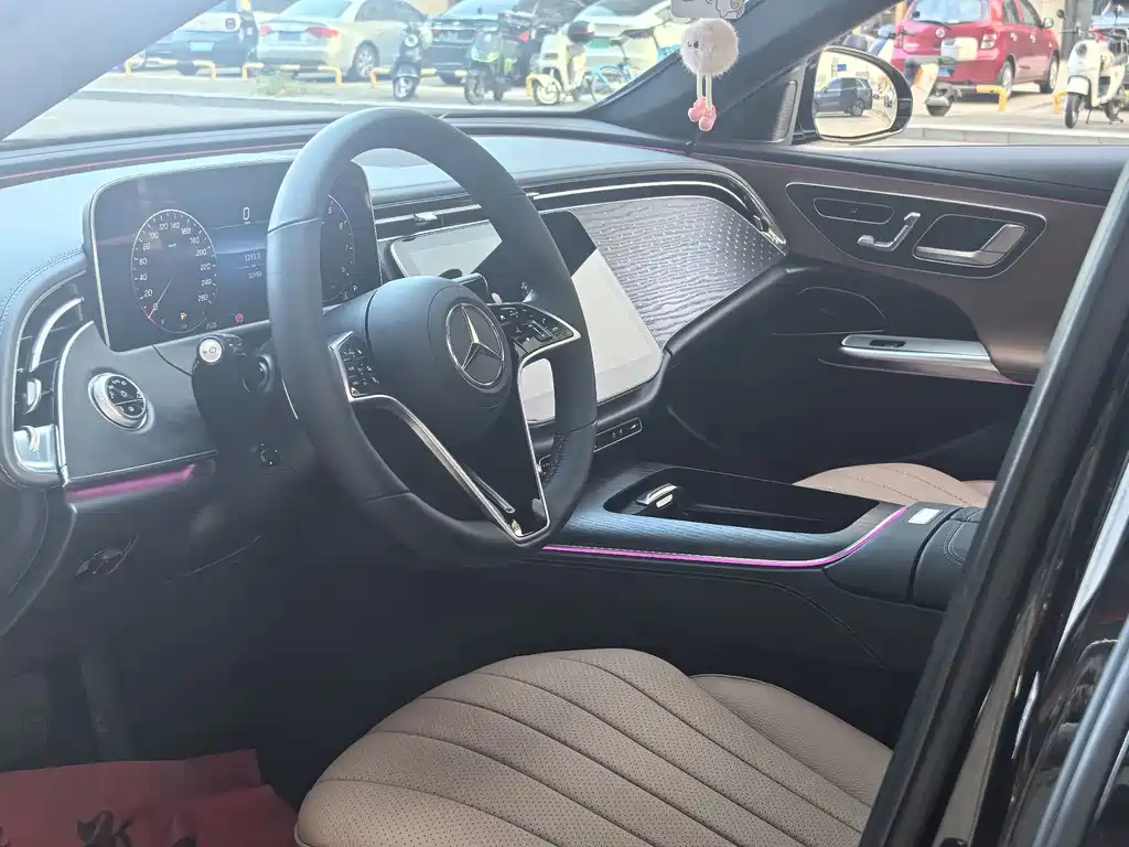 Mercedes-Benz E-Class — миниатюра 4