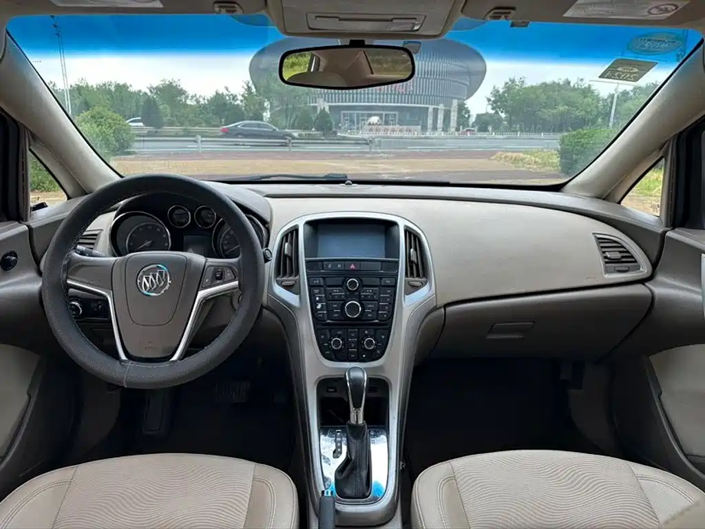 Buick Excelle — миниатюра 9