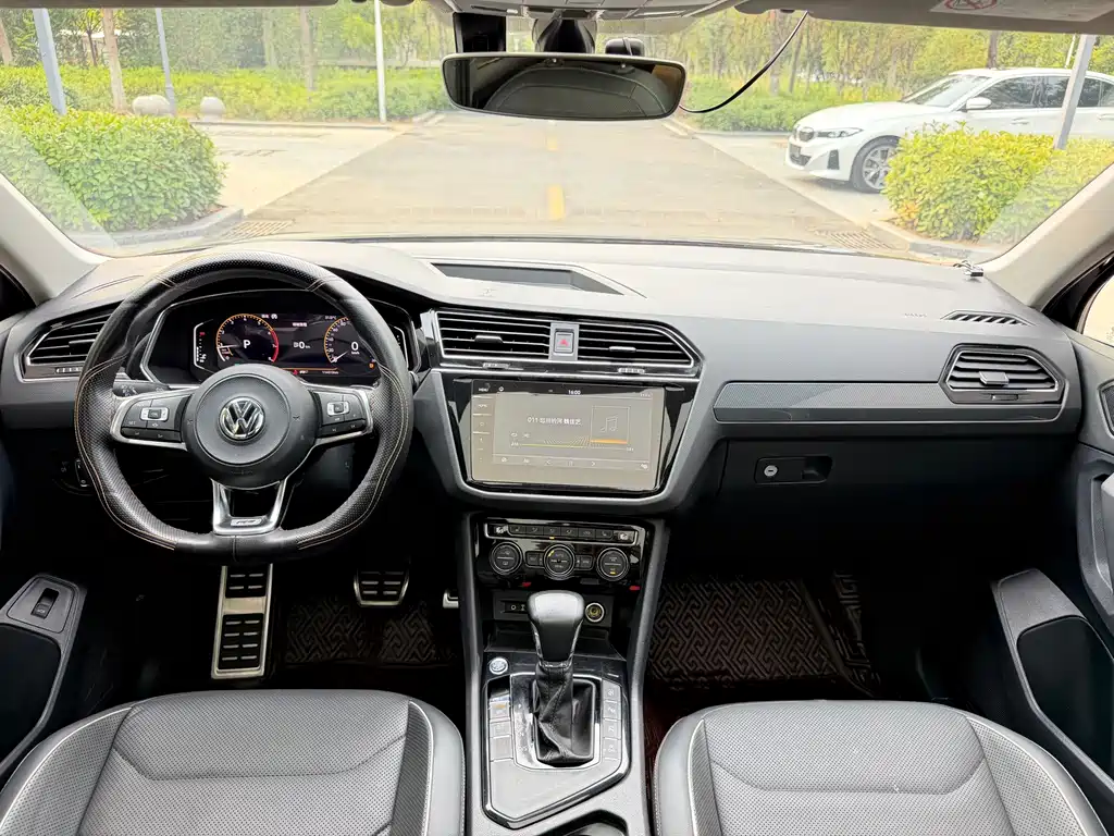 Volkswagen Tiguan L — миниатюра 19