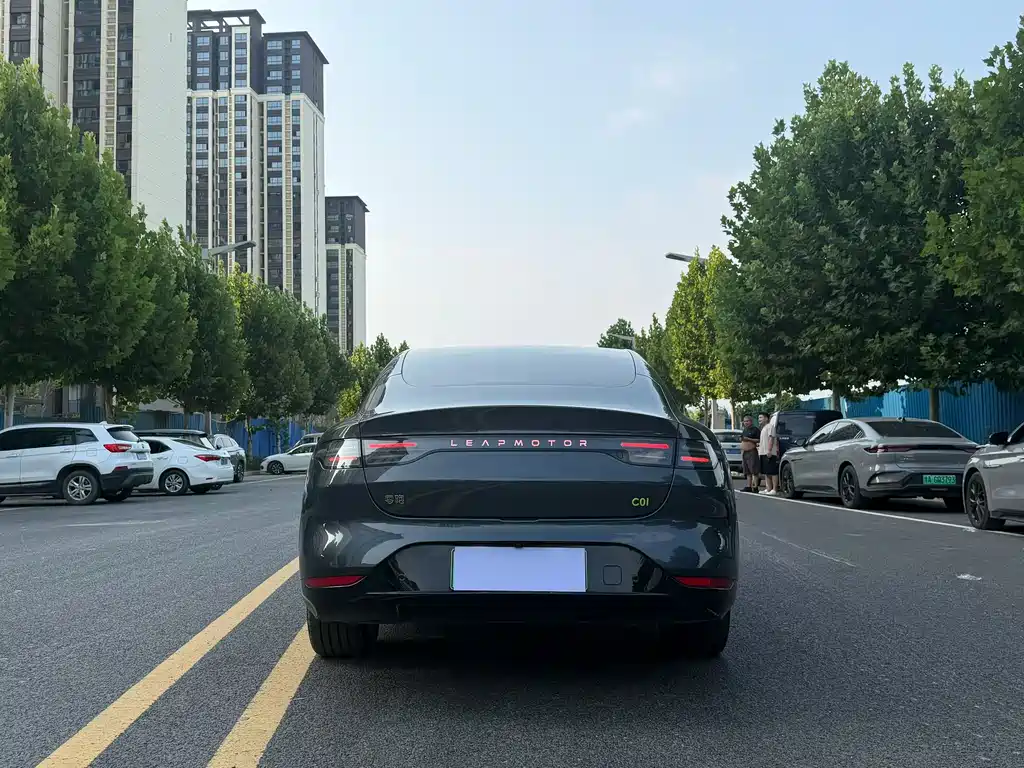 Leapmotor Leapmotor C01 — миниатюра 9