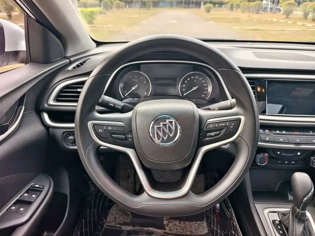 Buick Excelle — миниатюра 7