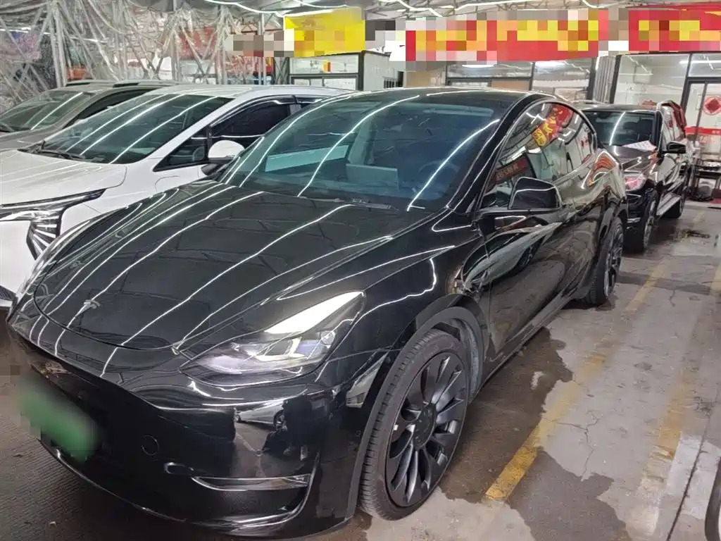 Tesla Model Y 2024