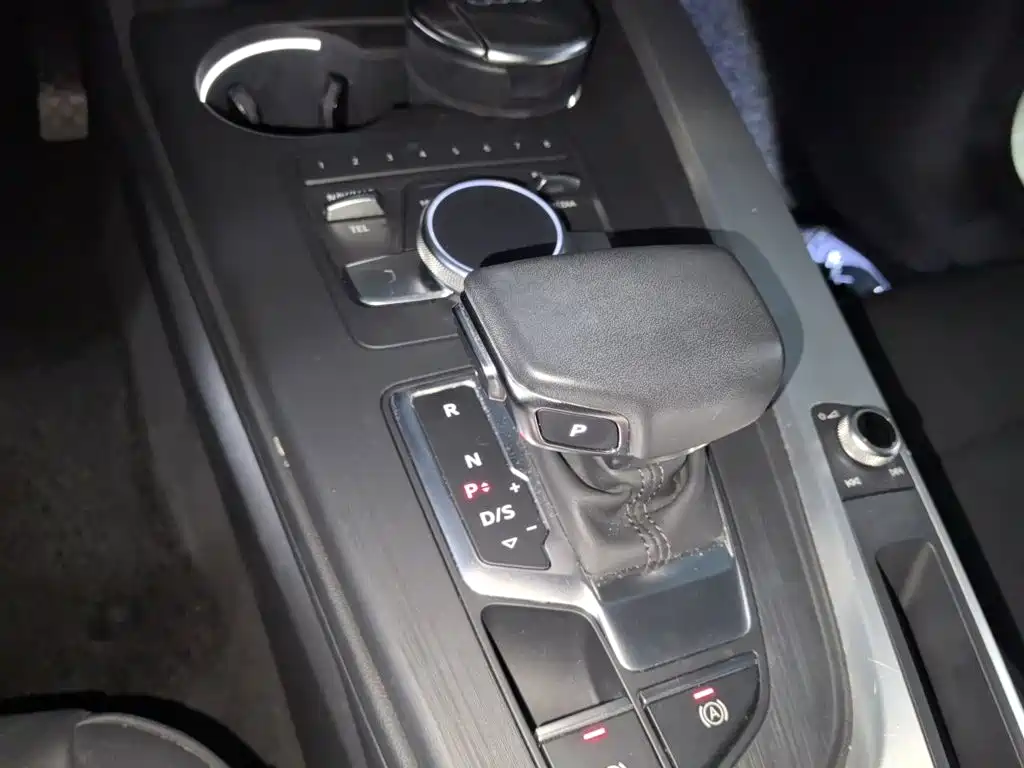 Audi A4L — миниатюра 11