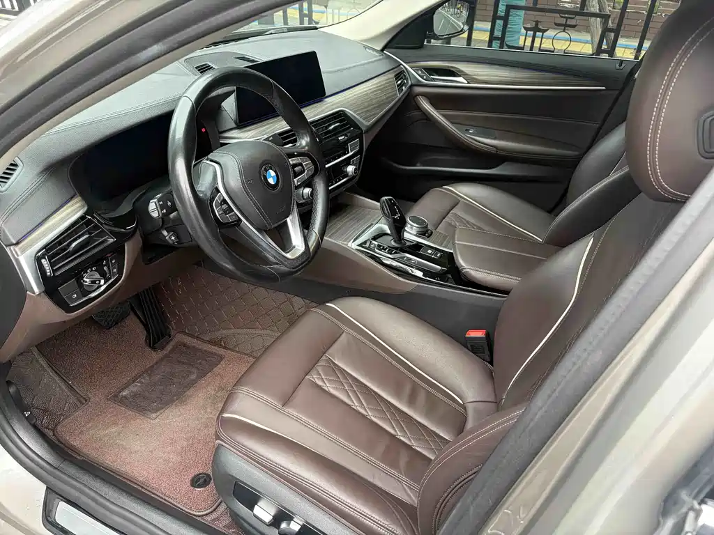 BMW 5 Series New Energy — миниатюра 5