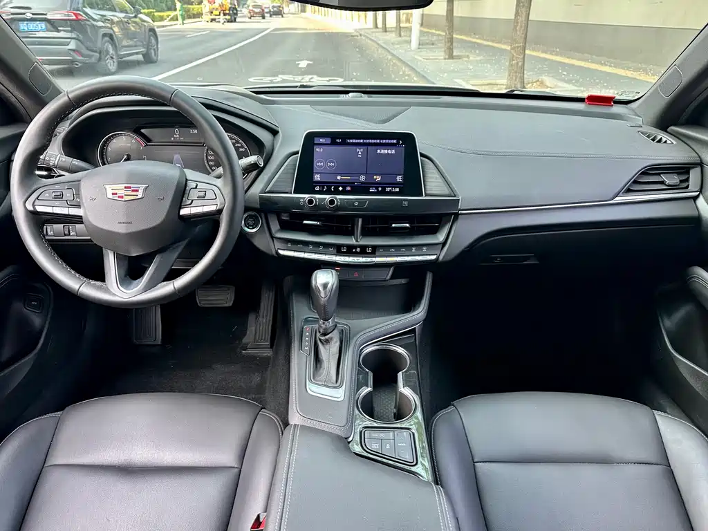 Cadillac CT4 — миниатюра 7