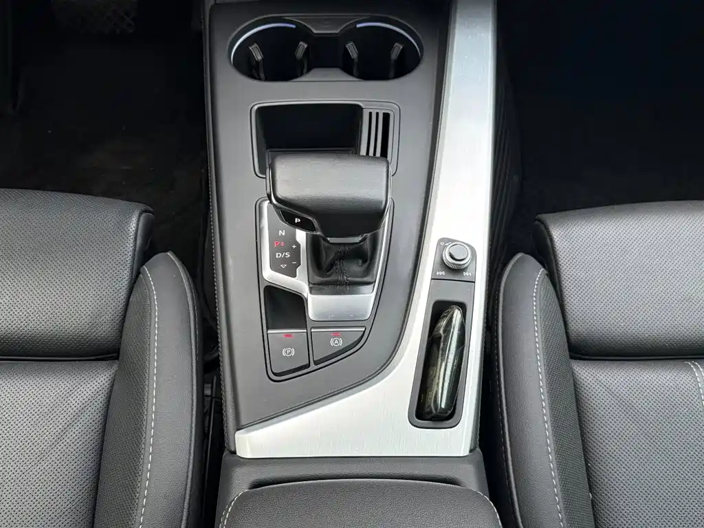 Audi A4L — миниатюра 7