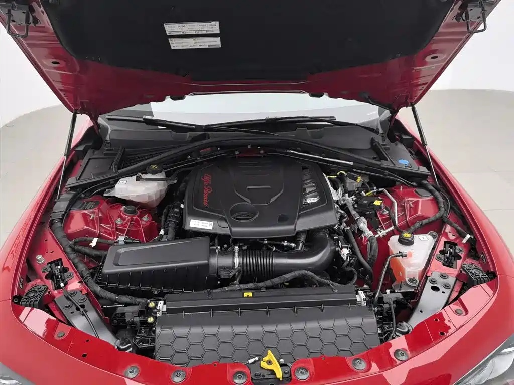 Alfa Romeo Giulia 2022 2.0T 280HP Ti
