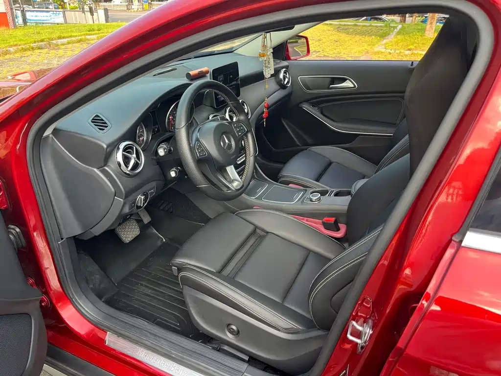 Mercedes-Benz GLA — миниатюра 8
