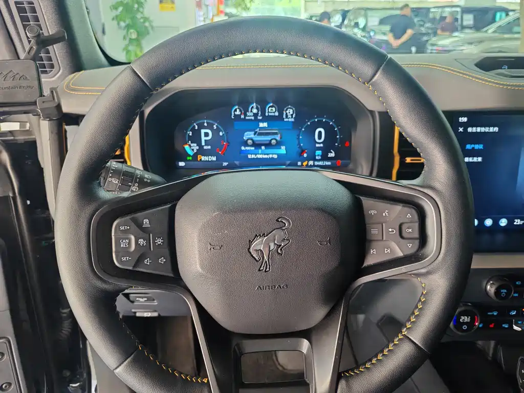 Ford Bronco — миниатюра 6