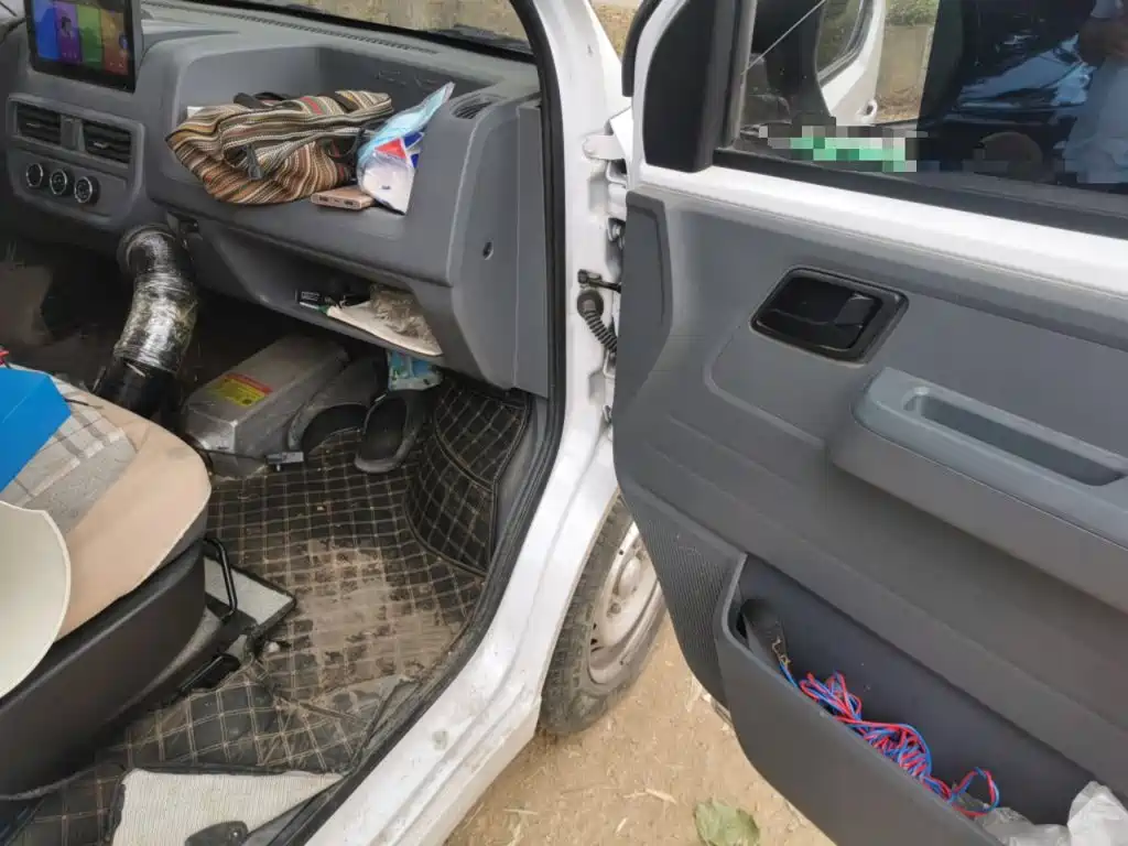 Wuling Yangguang — миниатюра 19