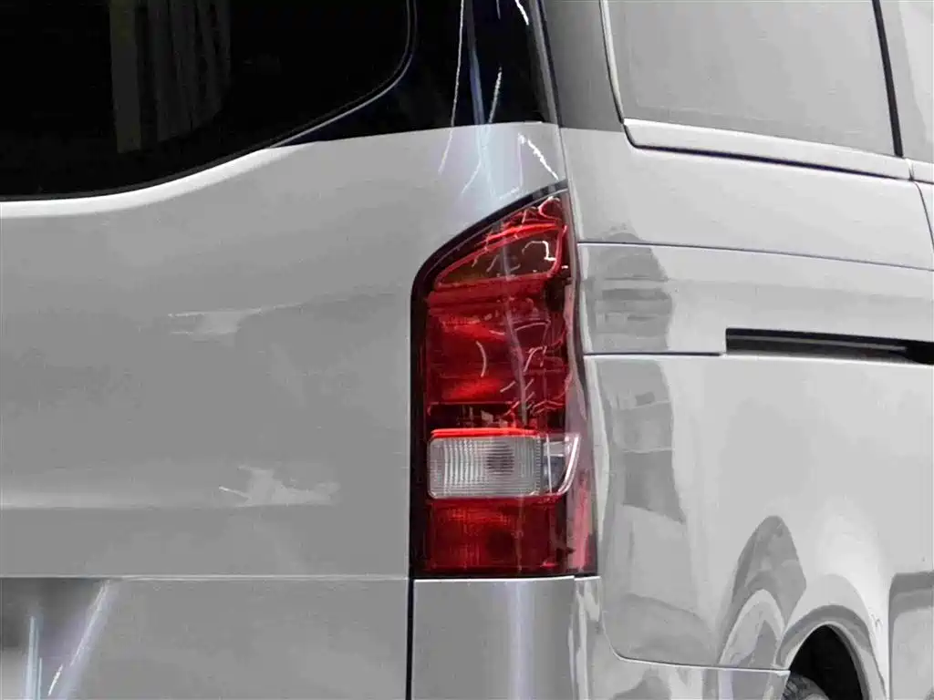 Mercedes-Benz Vito — миниатюра 6