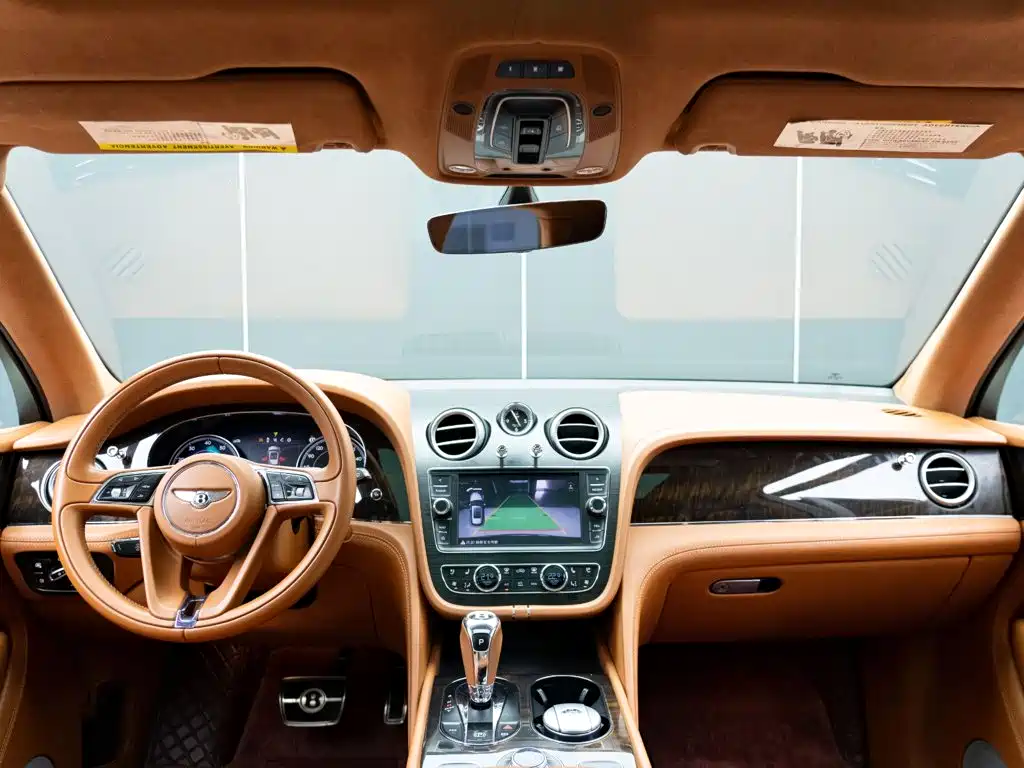 Bentley Bentayga — миниатюра 14