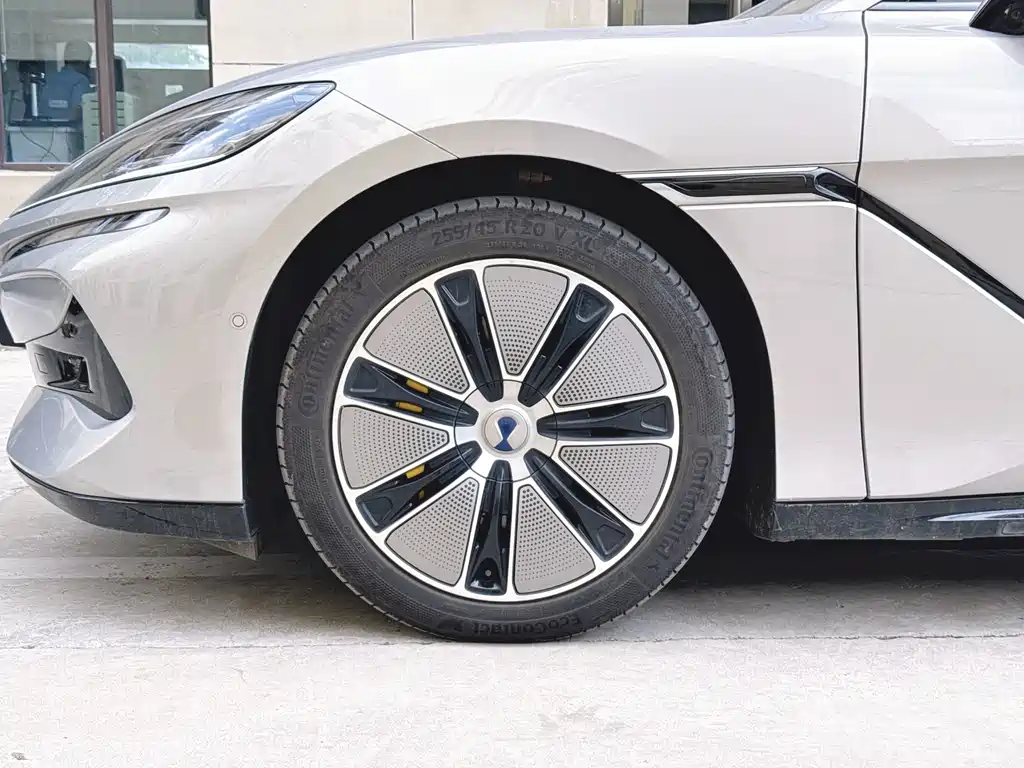 Denza Denza Z9GT — миниатюра 3