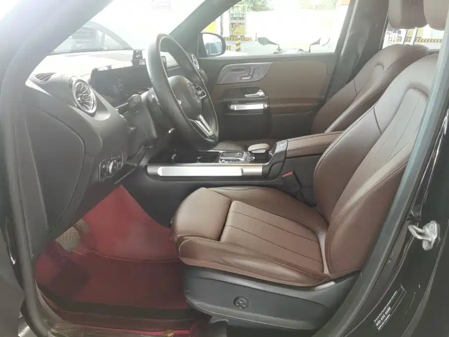 Mercedes-Benz GLB — миниатюра 9