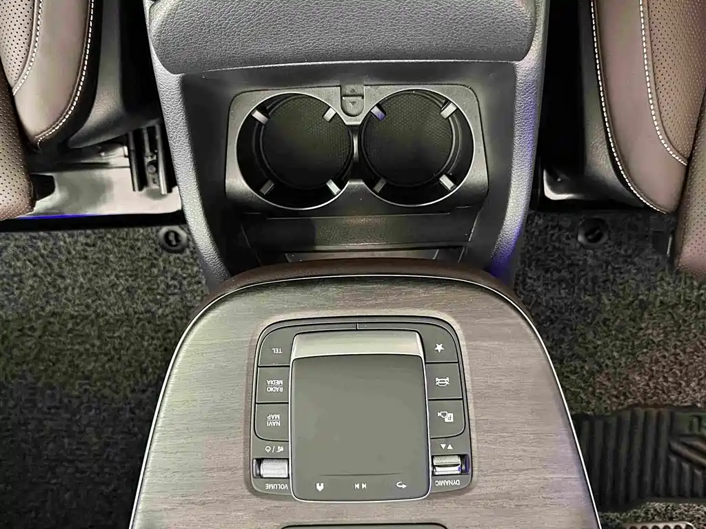 Mercedes-Benz V-Class — миниатюра 13