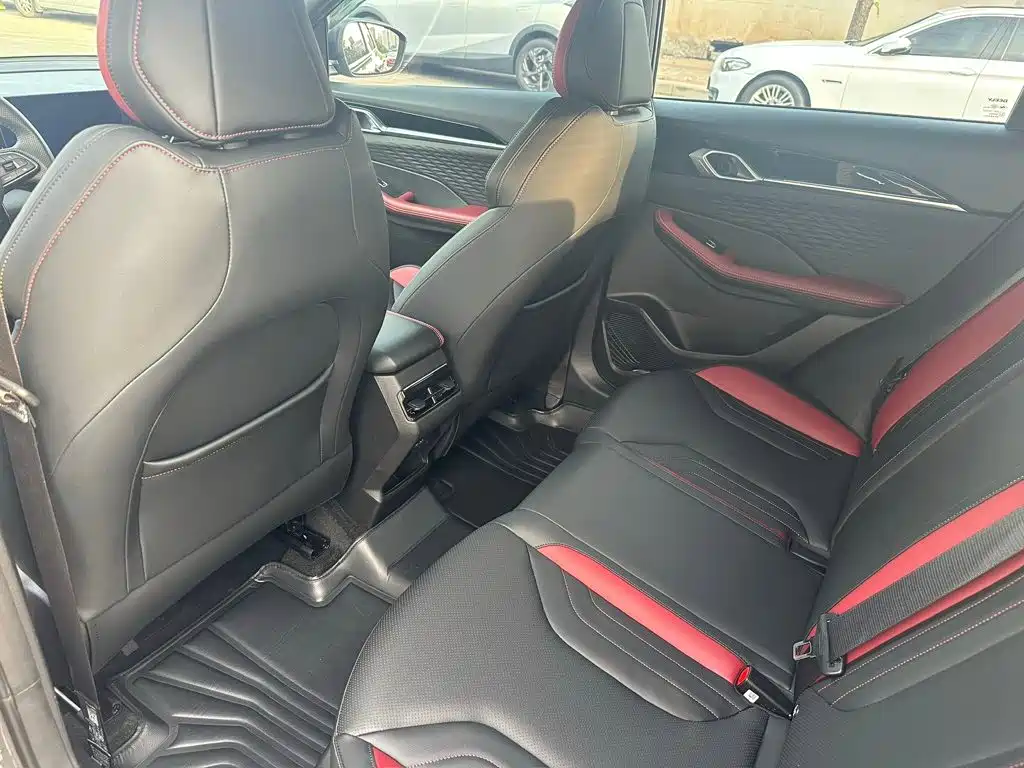 Geely Binyue — миниатюра 5