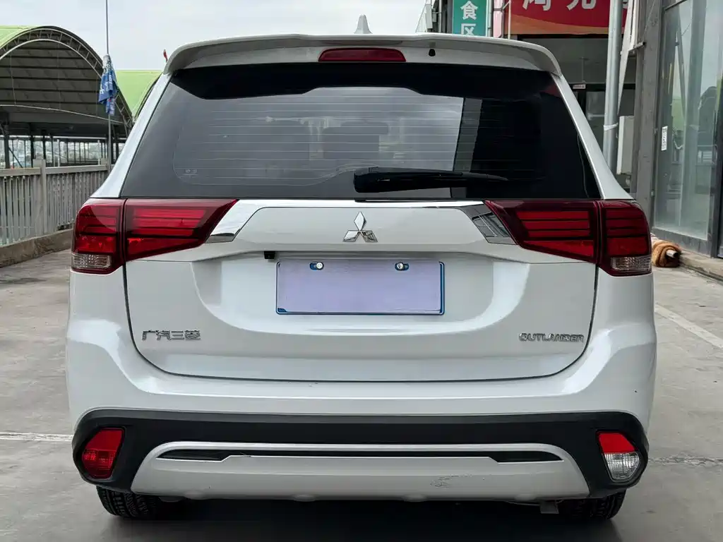 Mitsubishi Outlander — миниатюра 5