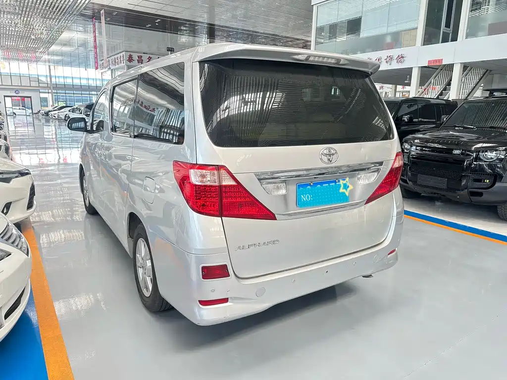 Toyota Alphard 2011 2.4L Luxury