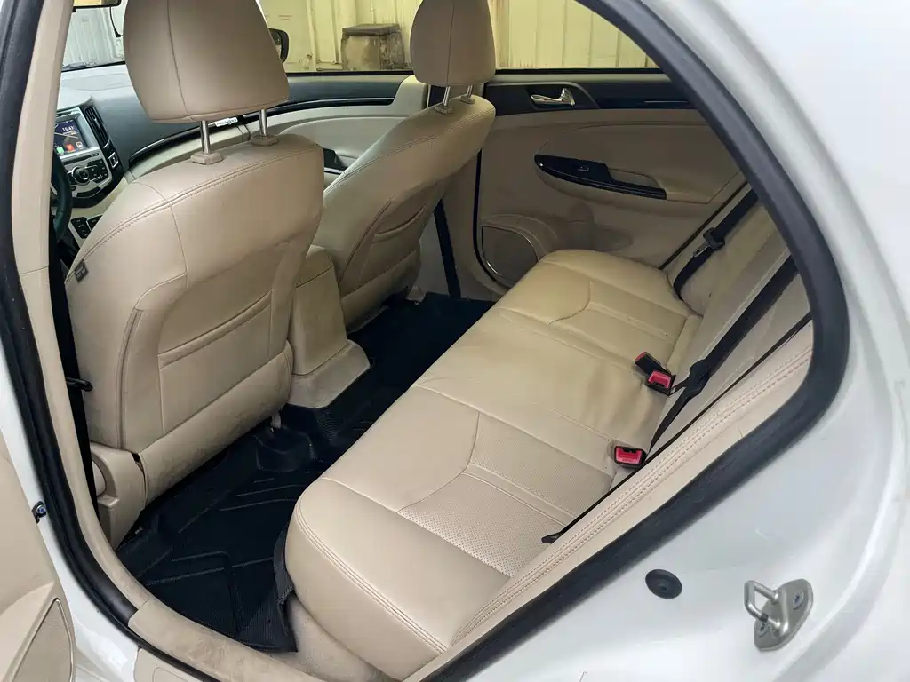 BYD e5 — миниатюра 8