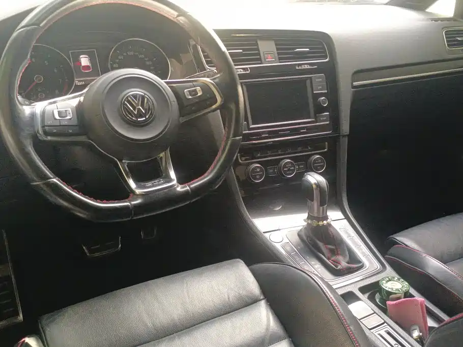 Volkswagen Golf GTI — миниатюра 12