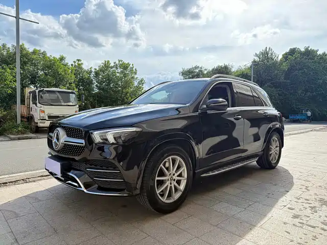 Mercedes-Benz GLE — фото 1