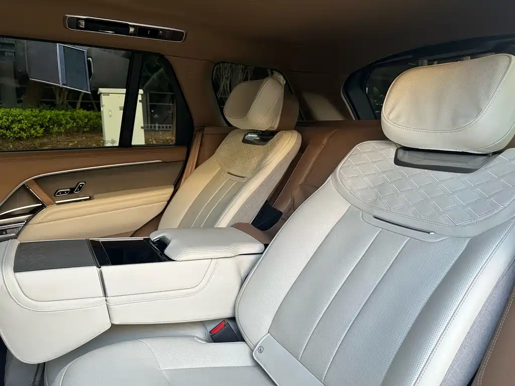 Land Rover Range Rover — миниатюра 8