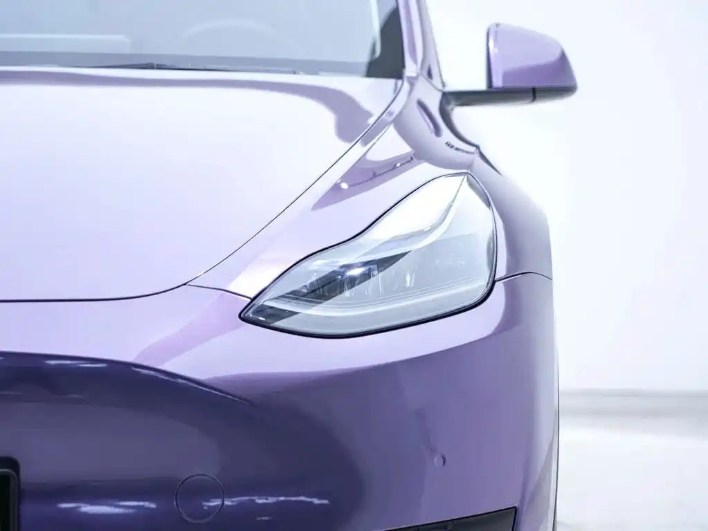 Tesla Model Y — миниатюра 8
