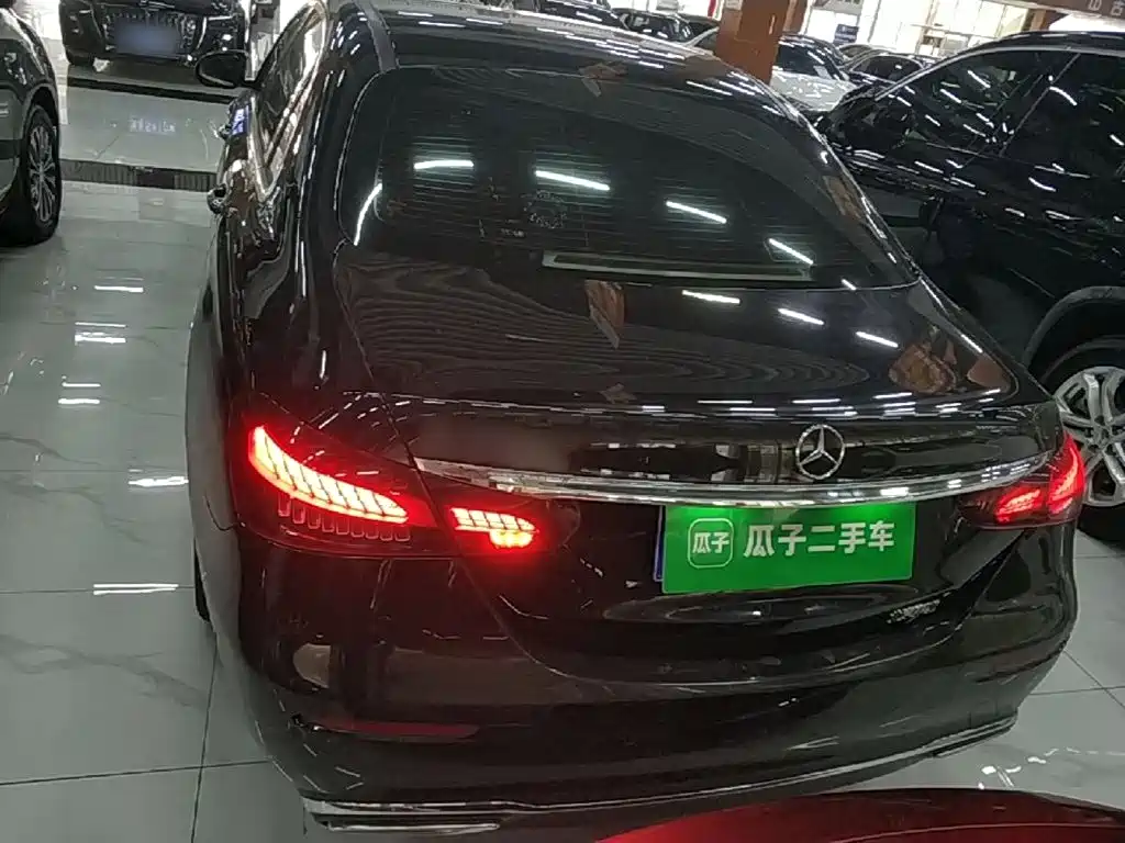 Mercedes-Benz E-Class — миниатюра 6