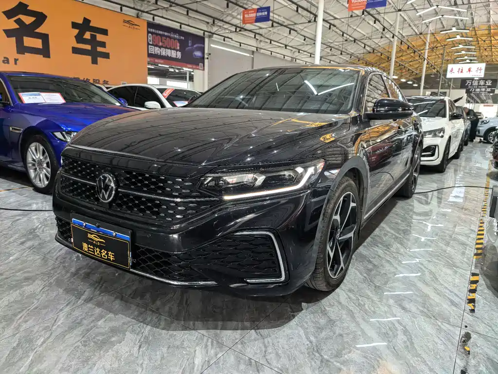 Volkswagen Passat 2024