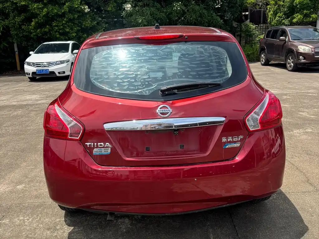 Nissan Tiida — миниатюра 5