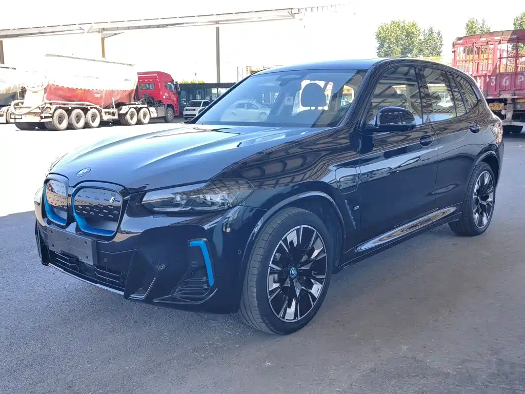 BMW iX3 — миниатюра 2